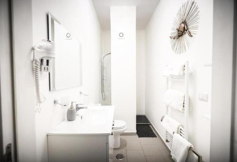 سوییت با چشم‌انداز باغ, Metropolitan B&b