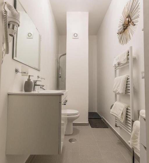 سوییت با چشم‌انداز باغ, Metropolitan B&b