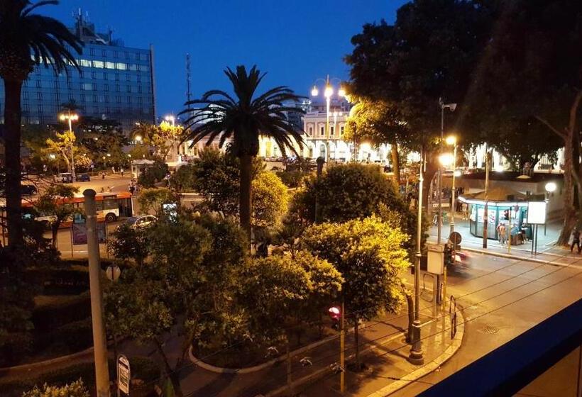 سوییت با چشم‌انداز باغ, Metropolitan B&b