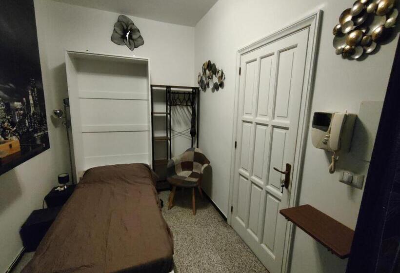 سوییت با چشم‌انداز باغ, Metropolitan B&b