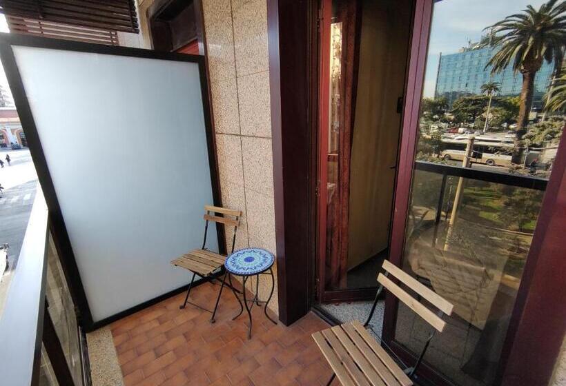 سوییت با چشم‌انداز باغ, Metropolitan B&b