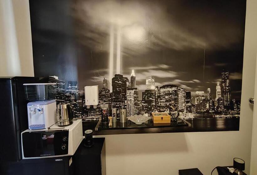 سوییت با چشم‌انداز باغ, Metropolitan B&b