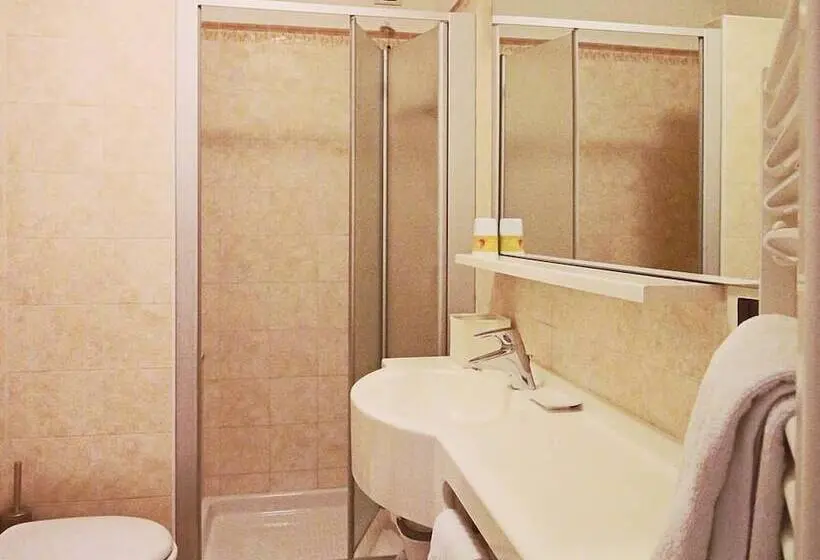 استودیوی استاندارد, Residence Panama