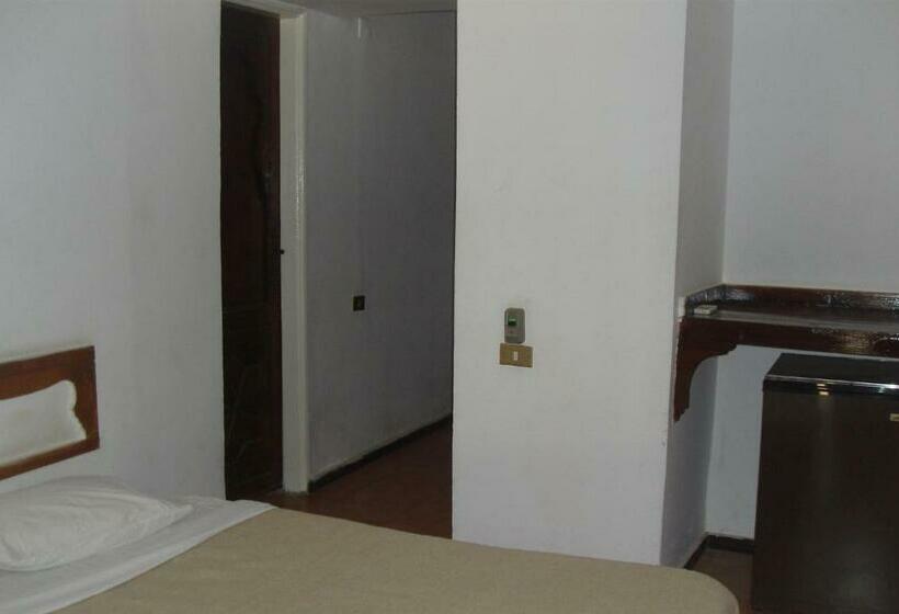 اتاق استاندارد, Six Corners Resort