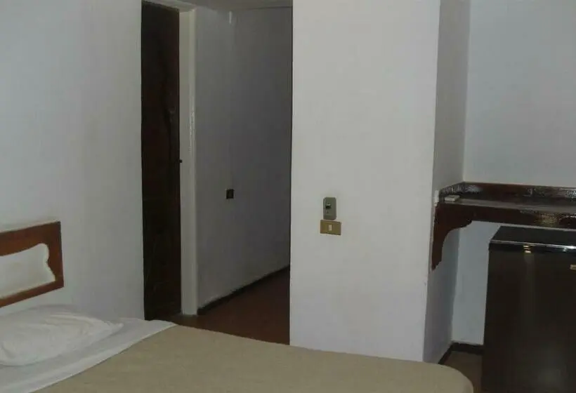 اتاق استاندارد, Six Corners Resort