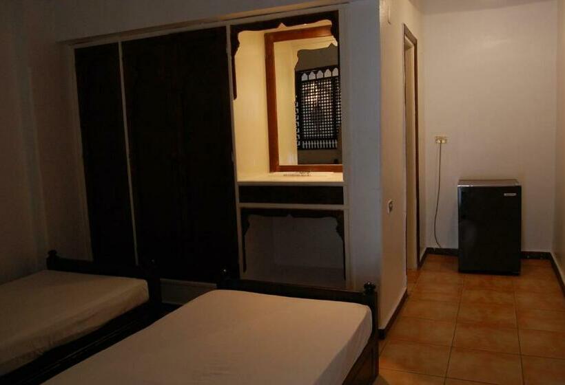 اتاق استاندارد, Six Corners Resort