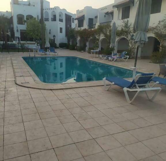 ویلای 2 خوابه, Six Corners Resort