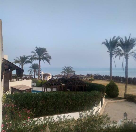 ویلای 2 خوابه, Six Corners Resort