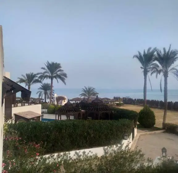 ویلای 2 خوابه, Six Corners Resort