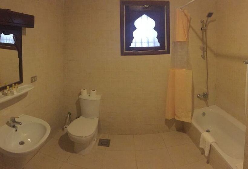 اتاق استاندارد, Six Corners Resort