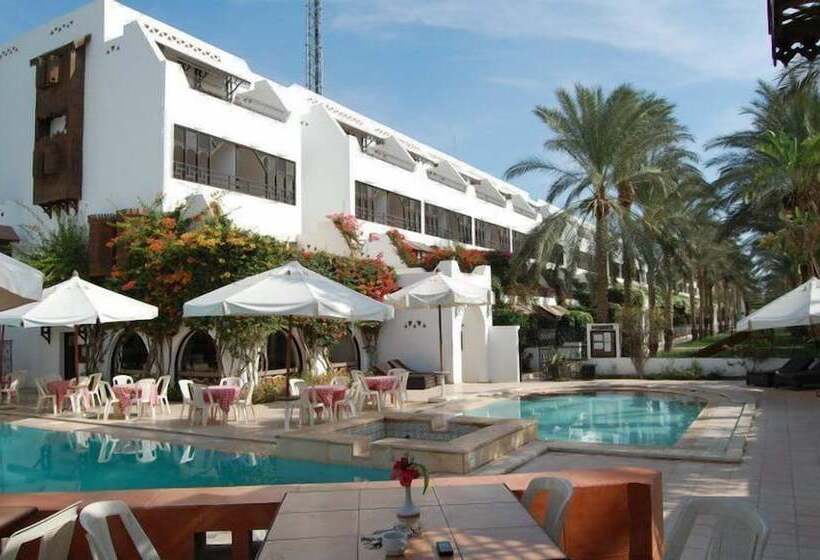 اتاق استاندارد, Six Corners Resort