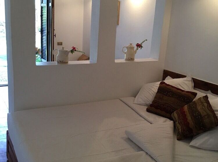 اتاق استاندارد, Six Corners Resort