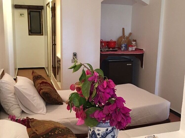 اتاق استاندارد, Six Corners Resort