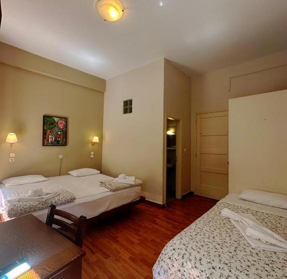 Трехместный Номер Стандарт с Балконом, Vassilikon