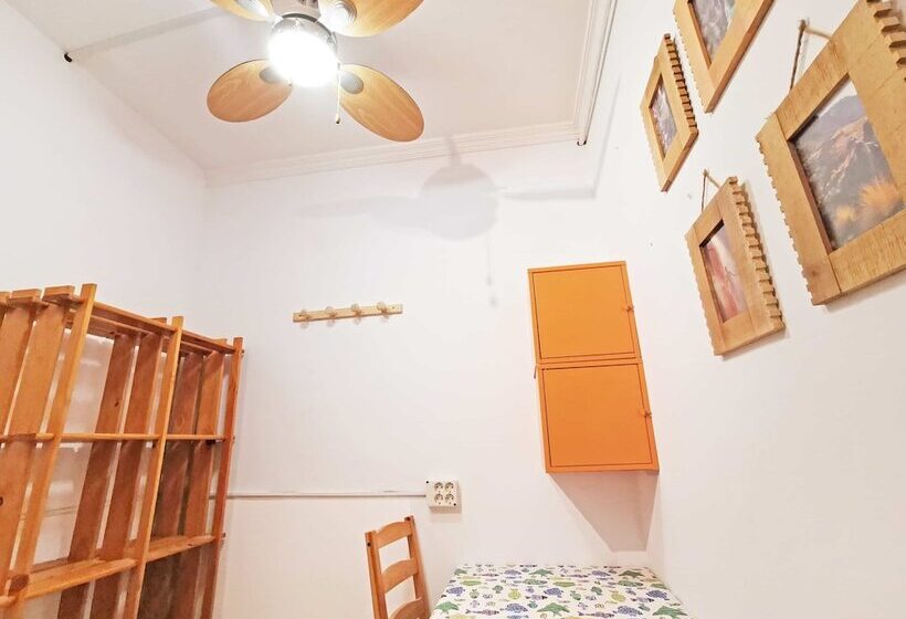 エコノミールーム, La Ventana Azul Surf Hostel