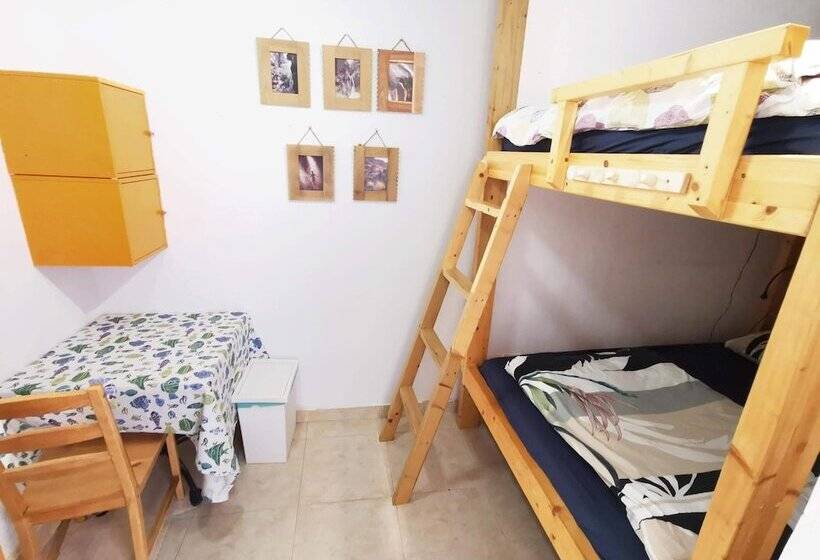 エコノミールーム, La Ventana Azul Surf Hostel