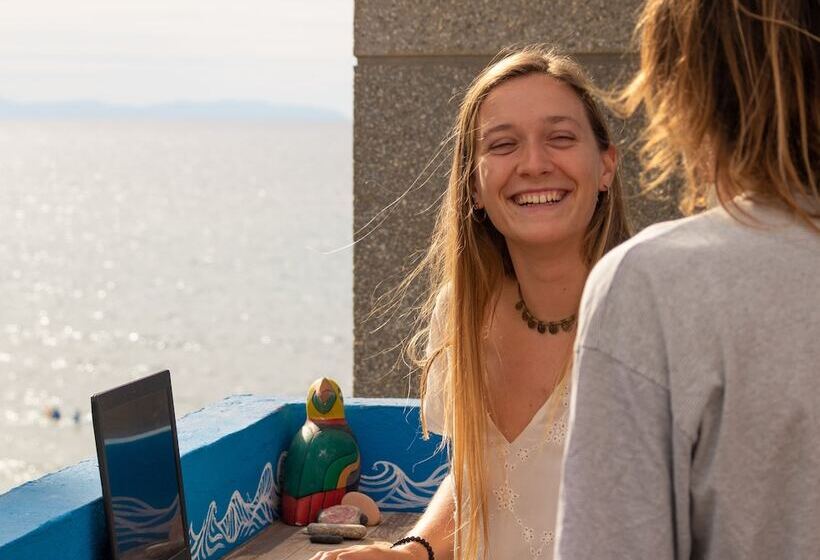 エコノミールーム, La Ventana Azul Surf Hostel