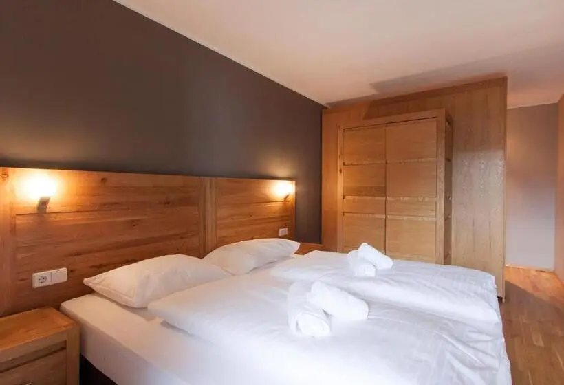 2 Bedroom Apartment with Views, Appart Laijola