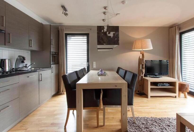 2 Bedroom Apartment with Views, Appart Laijola