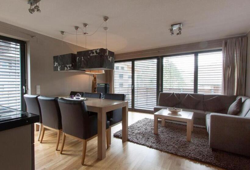 2 Bedroom Apartment with Views, Appart Laijola