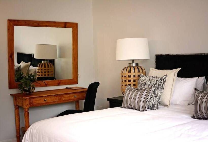 اتاق لوکس با چشم‌انداز باغ, Number Eighteen Exclusive Guest Lodge