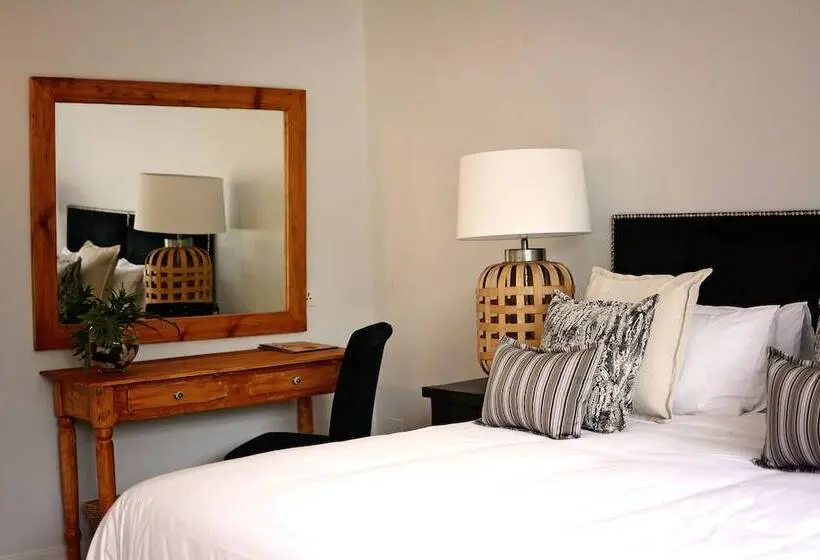 اتاق لوکس با چشم‌انداز باغ, Number Eighteen Exclusive Guest Lodge