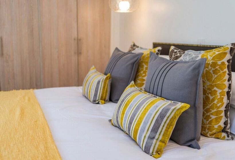 اتاق لوکس با چشم‌انداز باغ, Number Eighteen Exclusive Guest Lodge