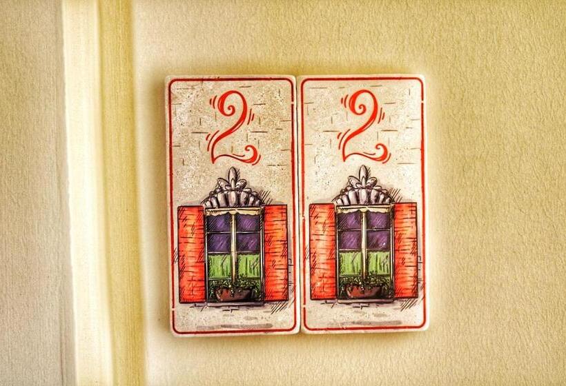 Camera Deluxe, Stone Hill