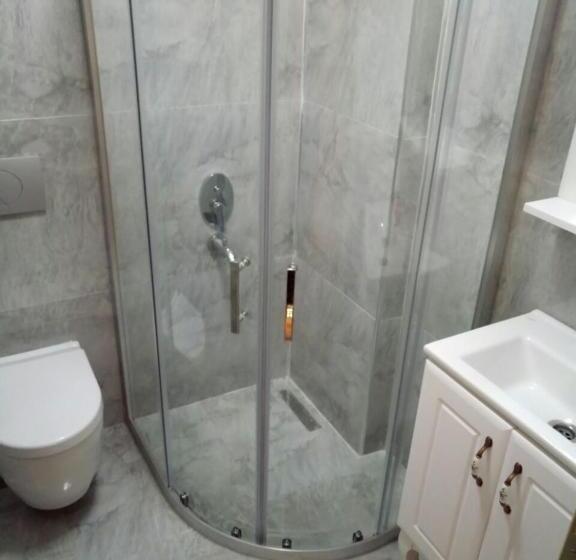 Camera Tripla Economy, Stone Hill