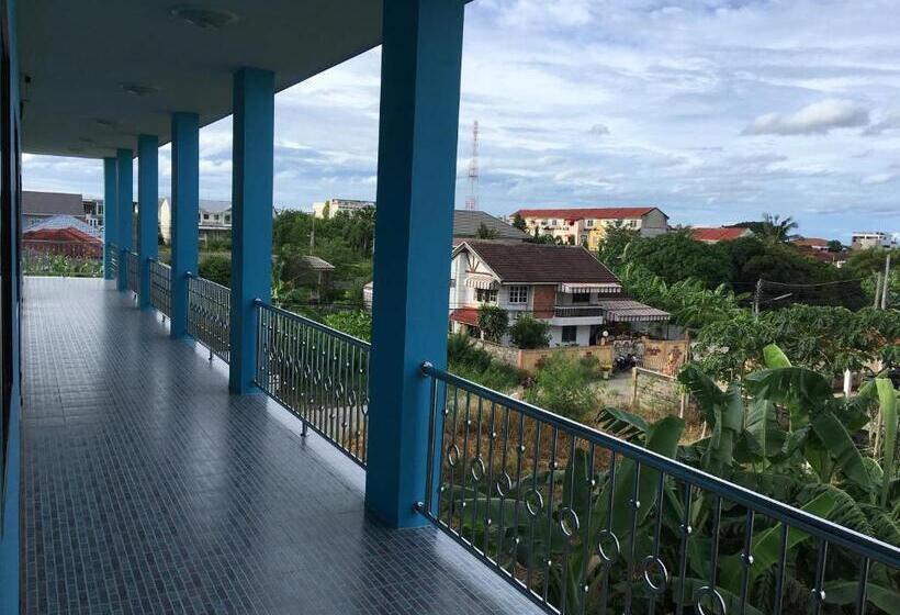 Трехместный Номер Стандарт с Балконом, Bankaina