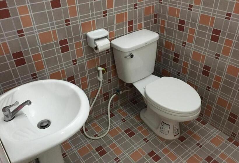 חדר סטנדרט לשלושה עם מרפסת, Bankaina