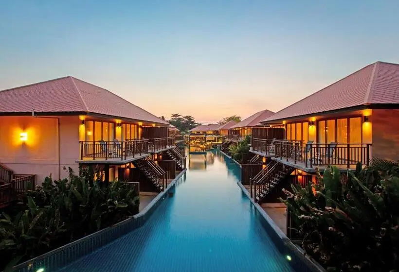 デラックスルーム, Blue Bay Resort   Access To Pool And Beach Phuket & Krabi