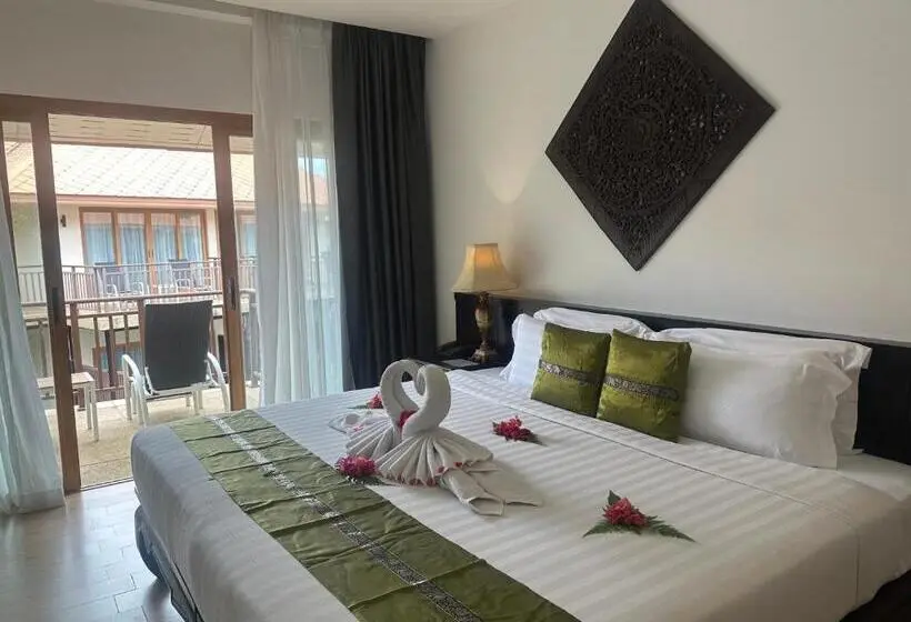 キングサイズベッドのスタンダードルーム, Blue Bay Resort   Access To Pool And Beach Phuket & Krabi