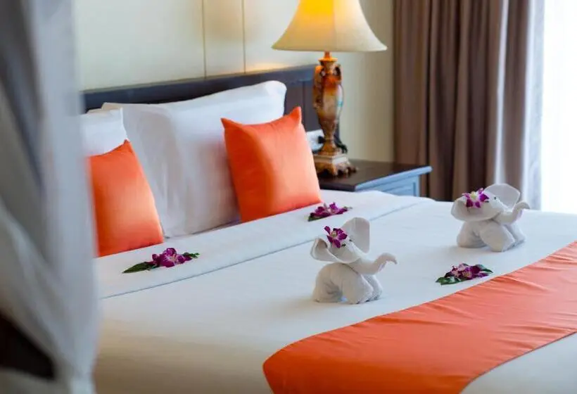 キングサイズベッドのスタンダードルーム, Blue Bay Resort   Access To Pool And Beach Phuket & Krabi