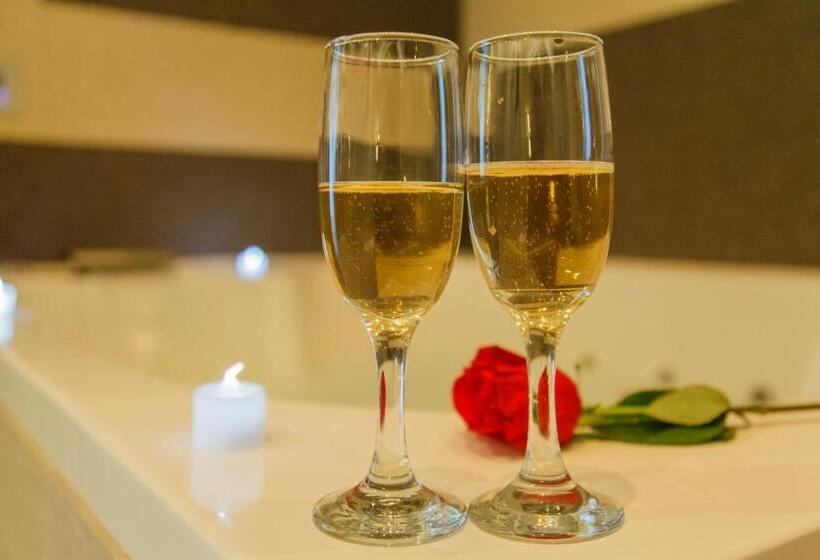 غرفة ديلوكس, El Secreto