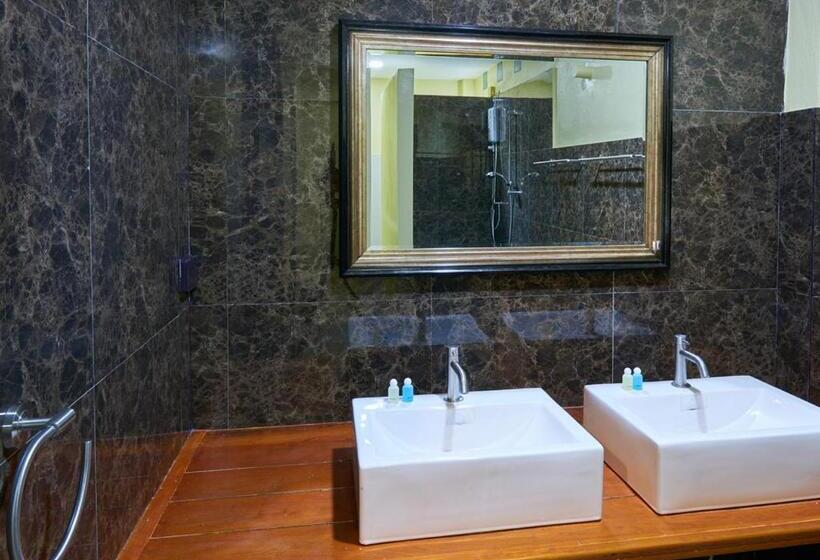 جناح سرير كينج, Elephant Bay Resort