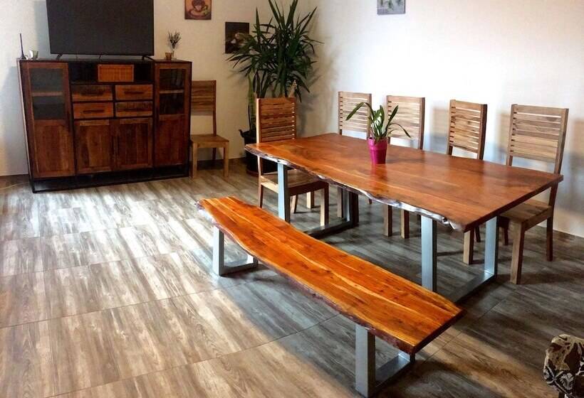 带1个卧室的公寓, Gwuni Mopera