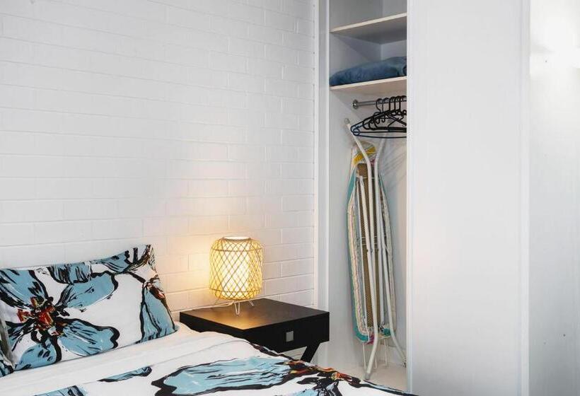 스탠다드 스튜디오, Malibu Apartments   Perth