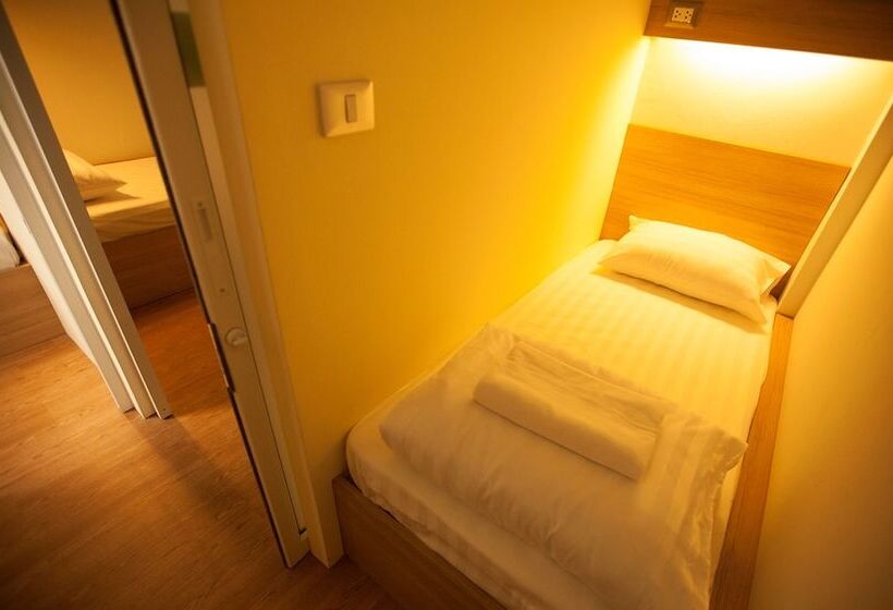 اتاق استاندارد با سرویس بهداشتی مشترک, Micro Hostel