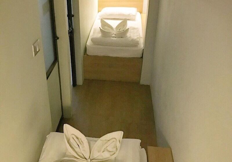 Quarto Estandar Banheiro Compartilhado, Micro Hostel