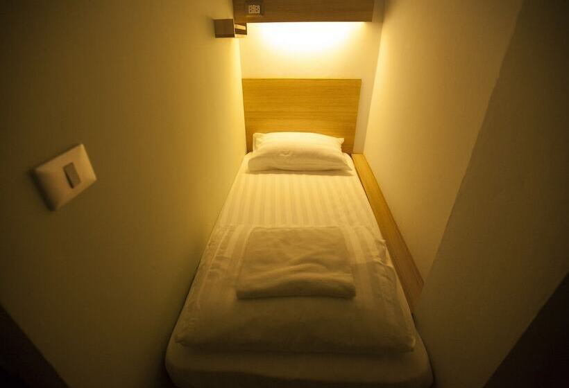 Quarto Economy Individual, Micro Hostel