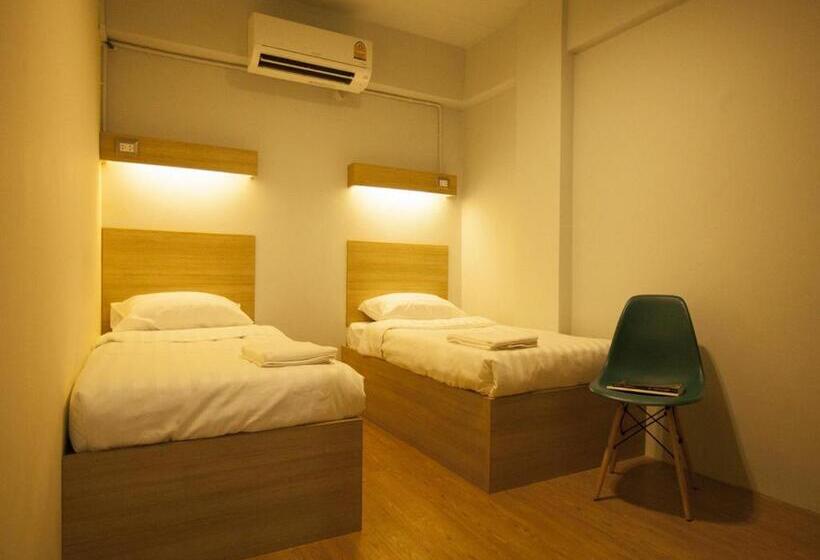 اتاق استاندارد با سرویس بهداشتی مشترک, Micro Hostel
