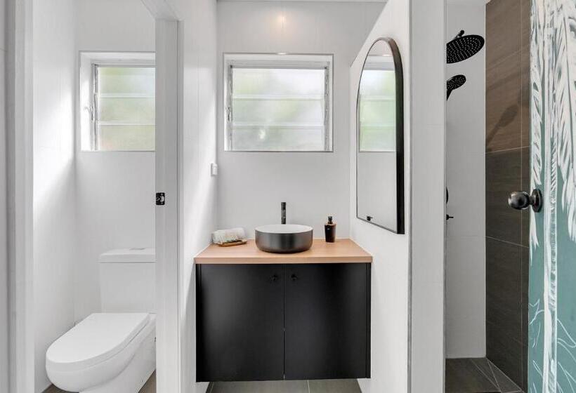 Апартаменты 2 Спальни с Бассейном, The Palms At Palm Cove