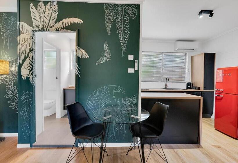 Апартаменты 2 Спальни с Бассейном, The Palms At Palm Cove