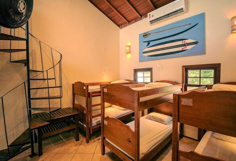تختخواب در اتاق مشترک, Bamboo Buzios Hostel