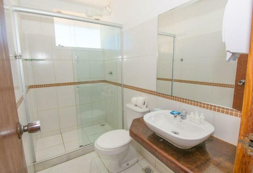 اتاق سه نفره دلوکس با چشمانداز دریا, Bamboo Buzios Hostel