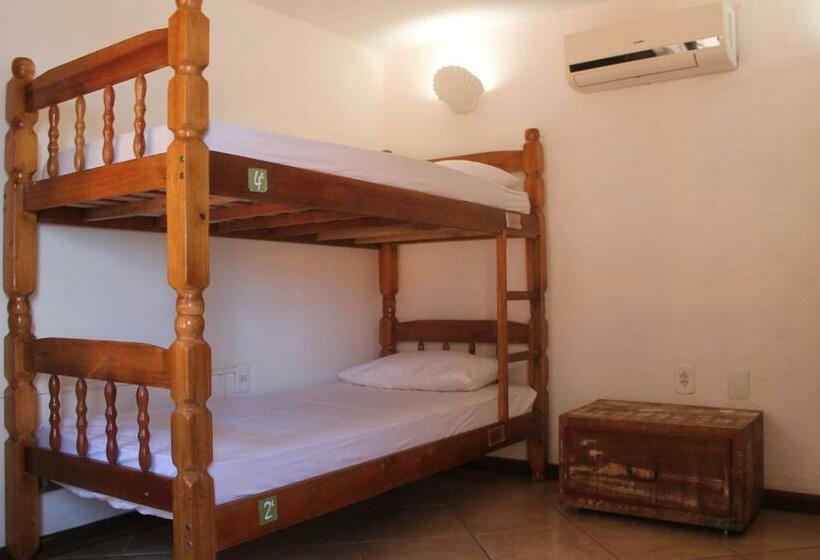 Bed in Shared Room with Shared Bathroom, Bamboo Buzios Hostel
