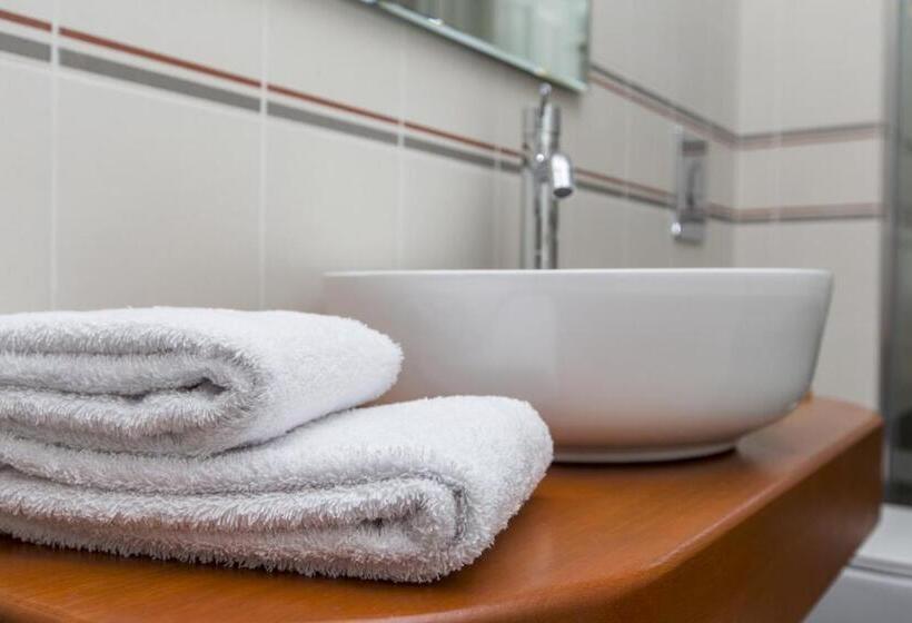 Апартаменты 2 Спальни Вид на Море, Castle Mansions