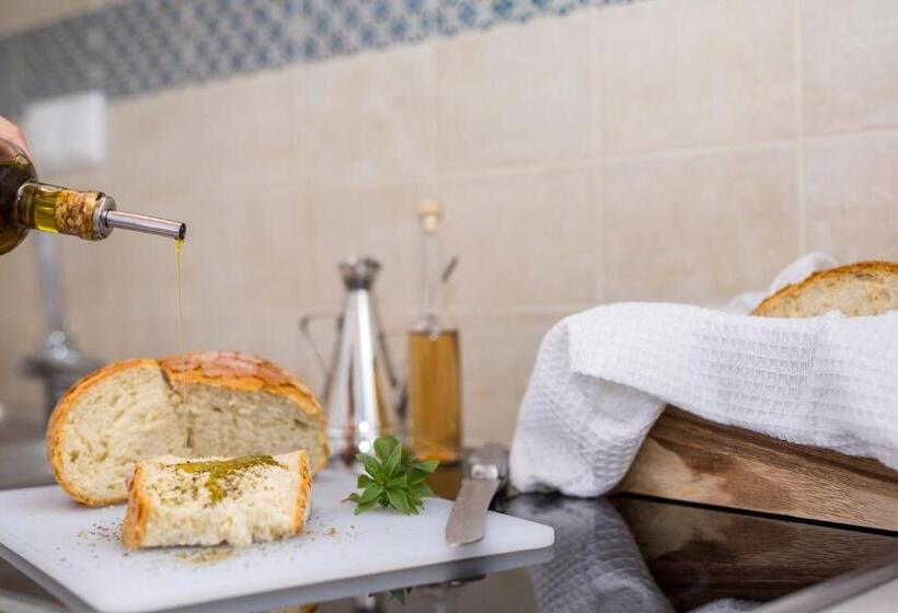 Апартаменты 2 Спальни Вид на Море, Castle Mansions