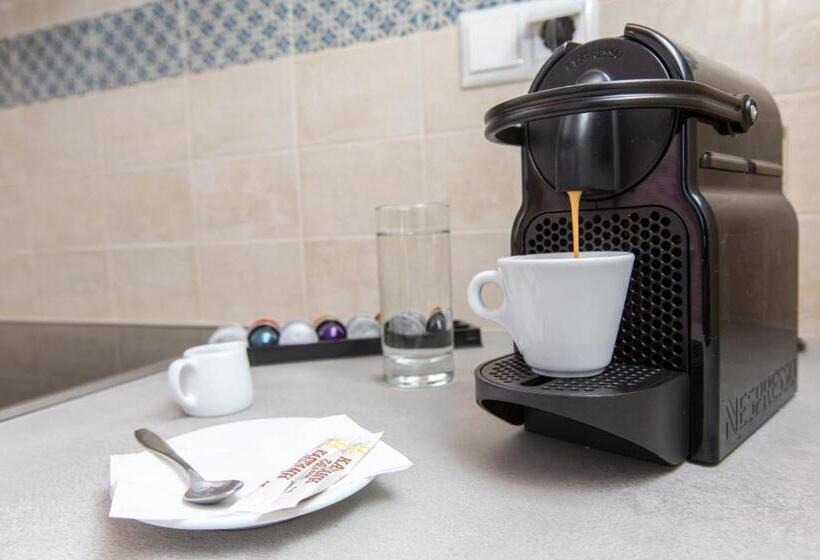 Апартаменты 2 Спальни Вид на Море, Castle Mansions